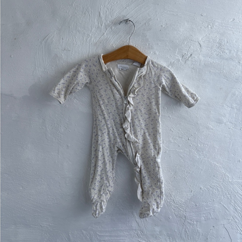 0-3M Jamie Kay Organic Cotton Melanie Onepiece in the Emmy Lilac pattern - Picture 2 of 5